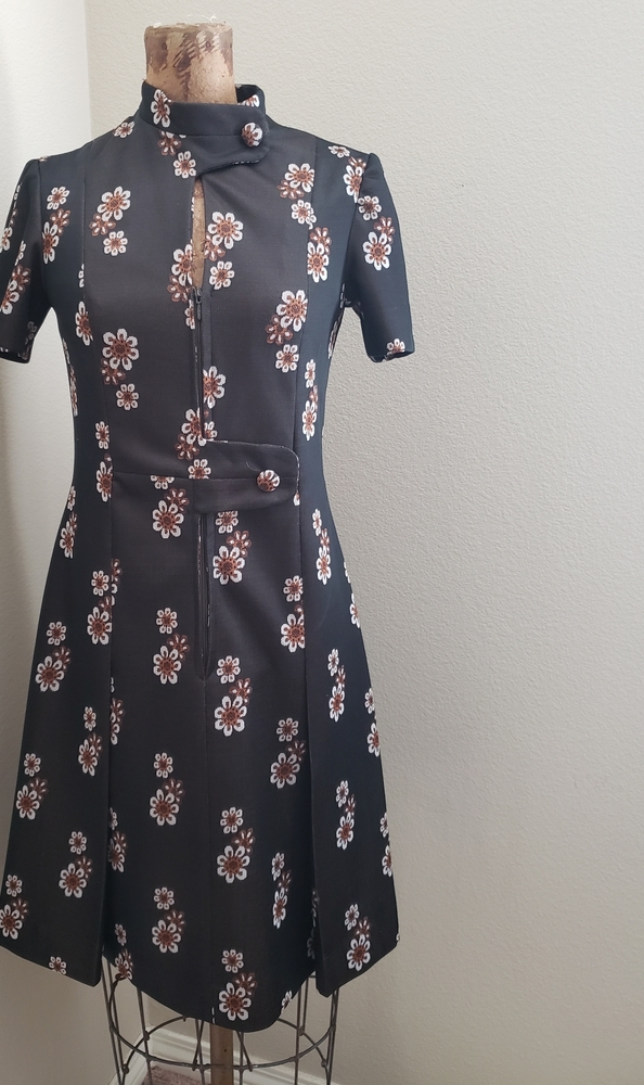Vintage Dress Rare Find 😍 - Picture 2 of 11